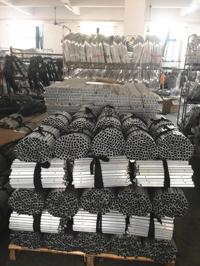 Raw aluminium material